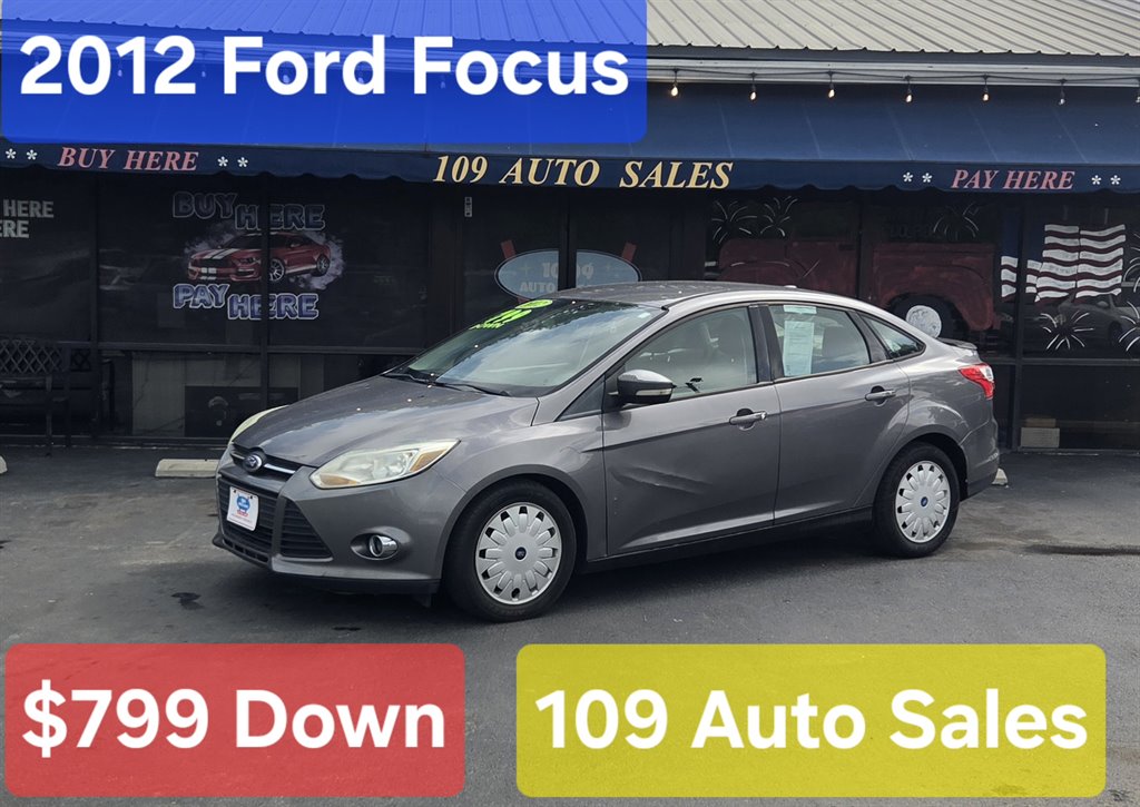 2012 Ford Focus Sedan SE's photo